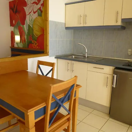 Palm Garden With Sea Views To The Beach, Pools *