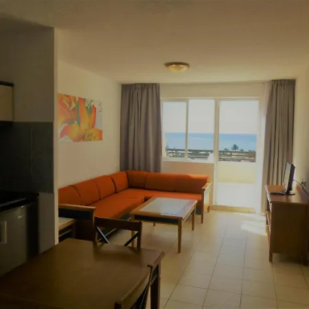 아파트 Palm Garden With Sea Views To The Beach, Pools 모로델제블
