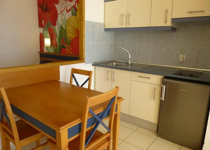 Palm Garden With Sea Views To The Beach, Pools *