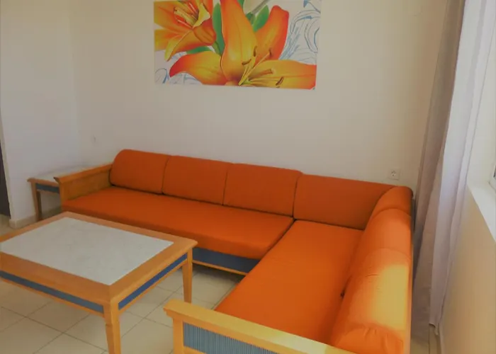 Palm Garden With Sea Views To The Beach, Pools